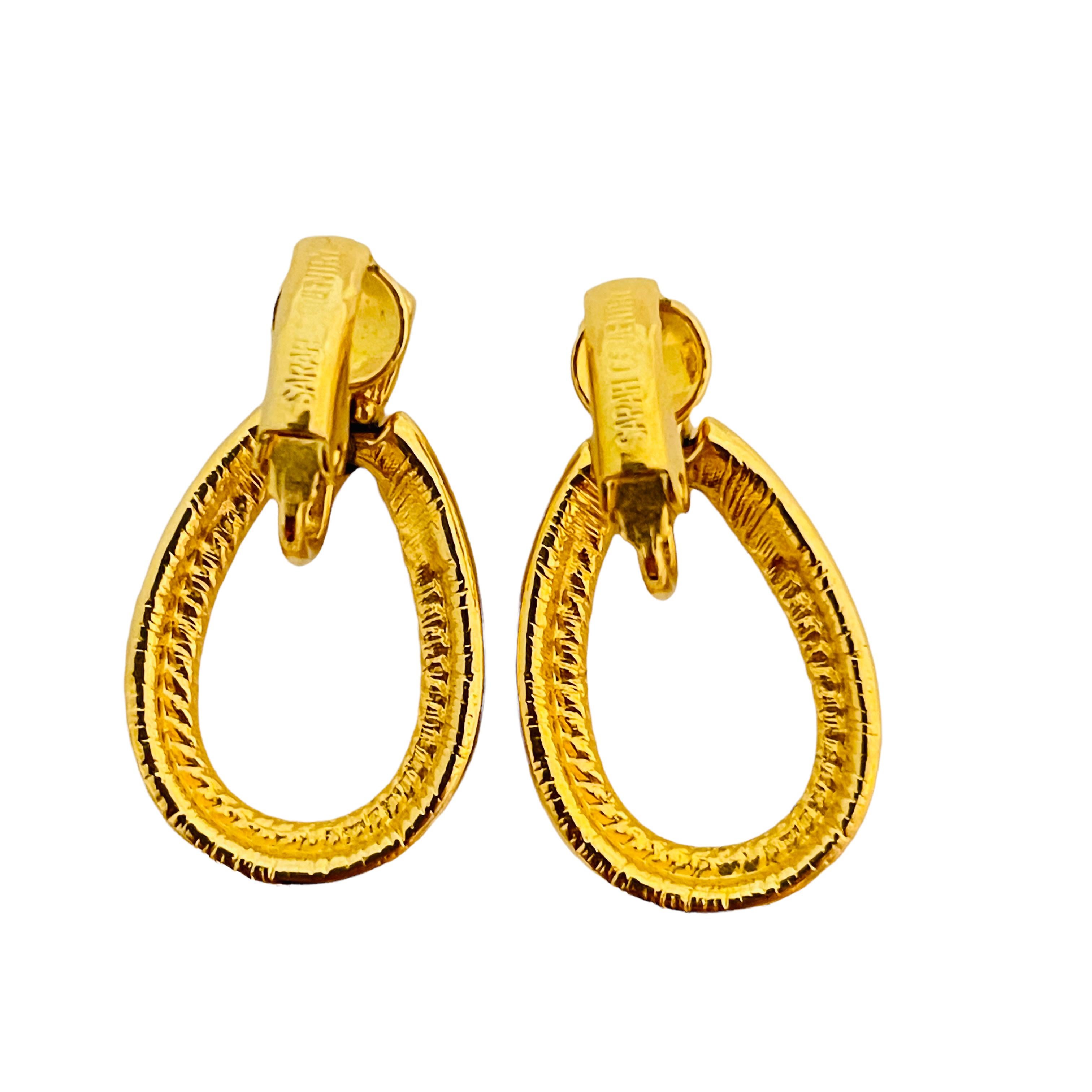 Women's or Men's Vtg SARAH COVENTRY gold designer runway clip on earrings For Sale