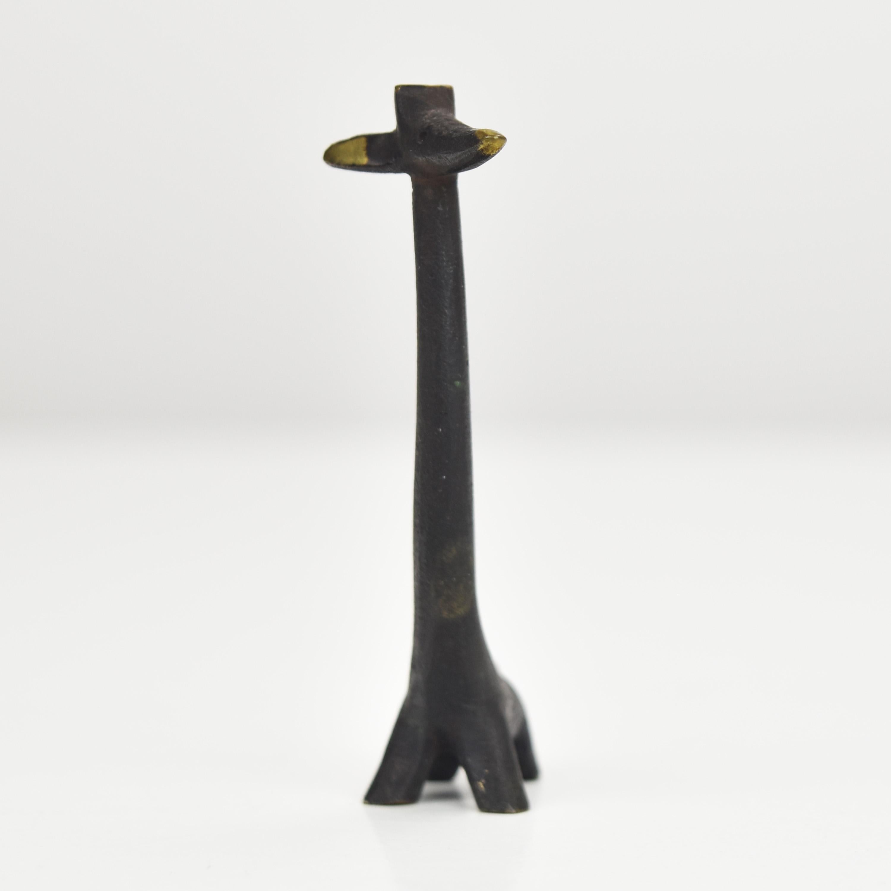 Austriaco VTG Walter Bosse in ottone fuso / bronzo Figurina di giraffa metà secolo moderno in vendita