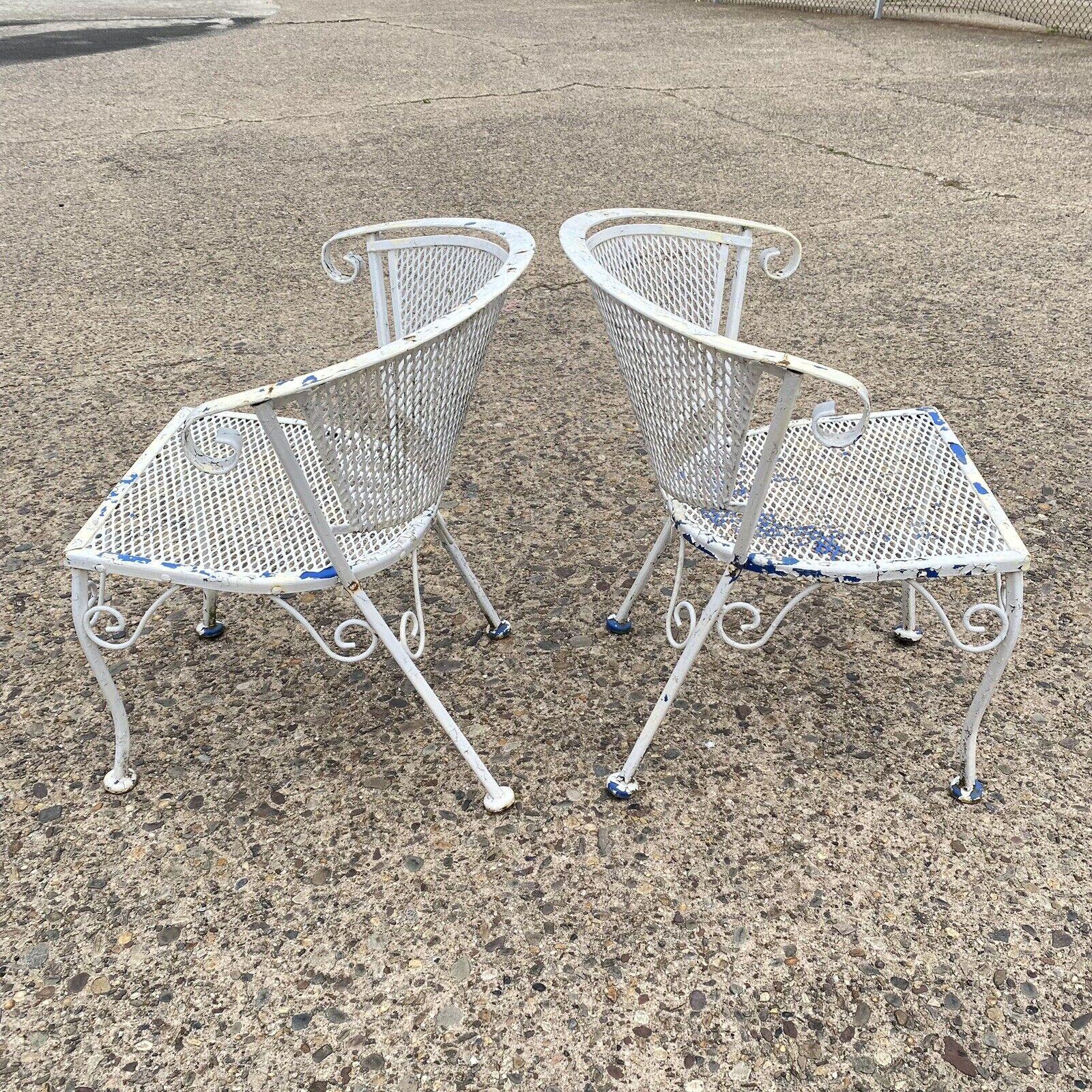 Vtg Wrought Iron Woodard Salterini Style Mid Century Outdoor Patio Chairs - Pair For Sale 3