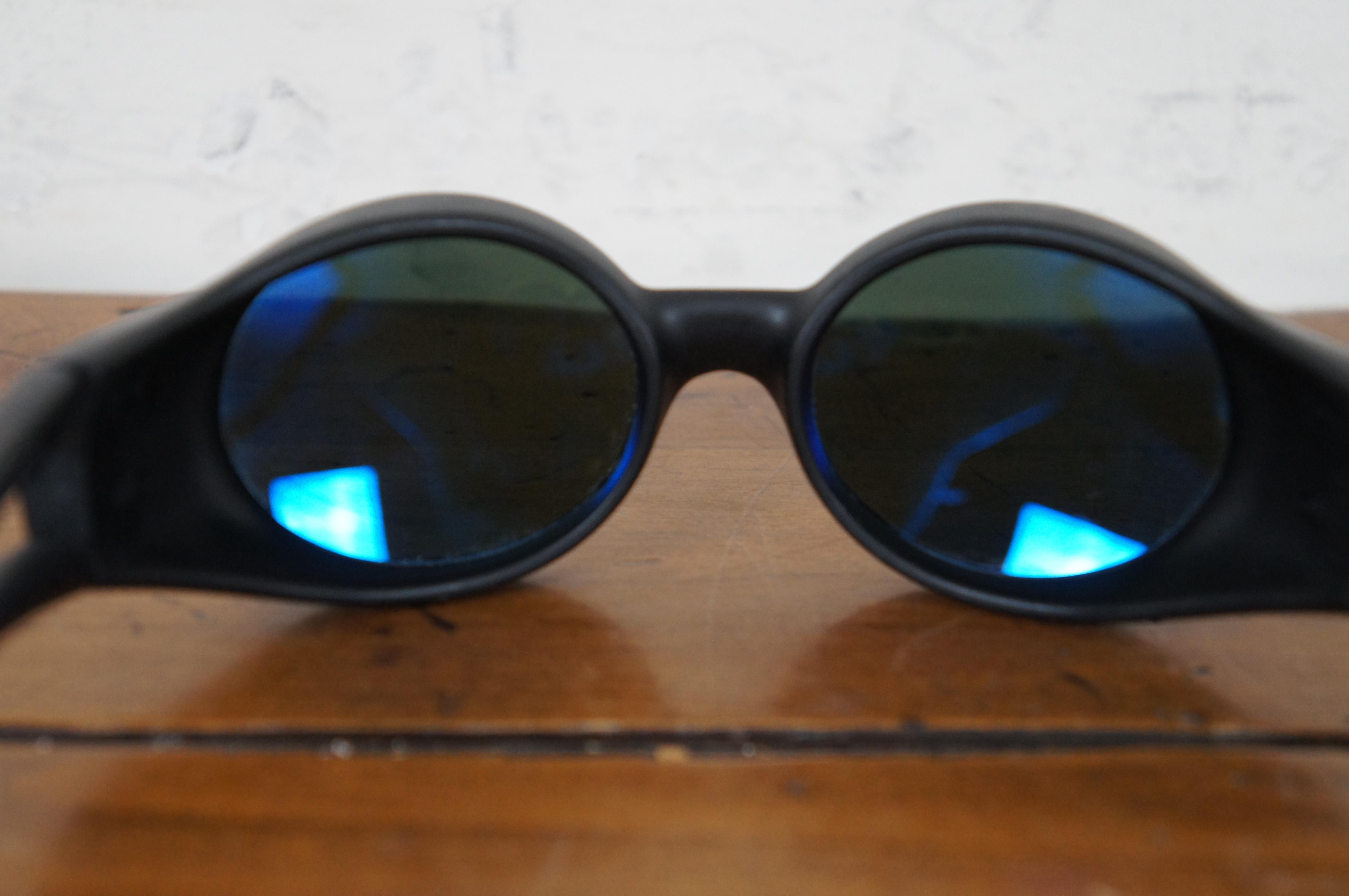 Modern Vuarnet France Pouilloux 031 Black Frame Wrap Around Round Sunglasses & Case For Sale