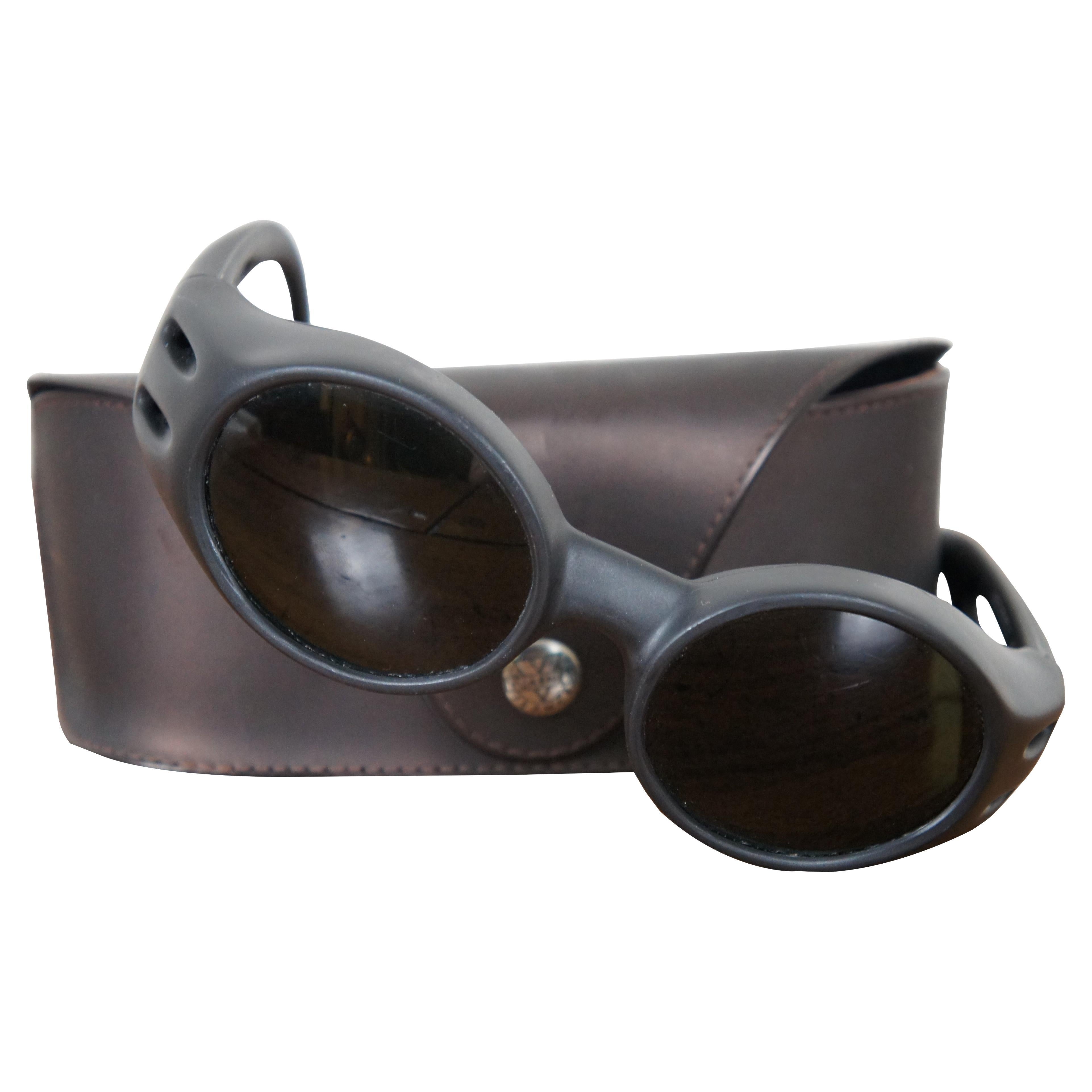 Vuarnet France Pouilloux 031 Black Frame Wrap Around Round Sunglasses & Case For Sale