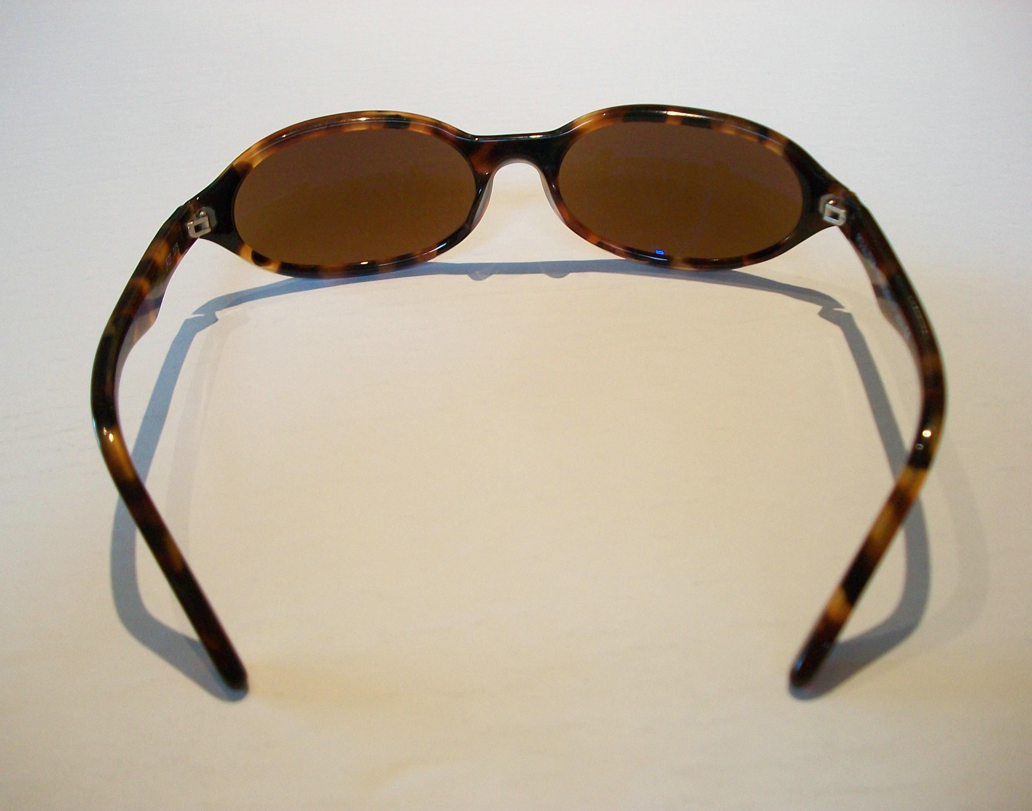 Hand-Crafted VUARNET - Pouilloux .075 - Handmade Polarized Sunglasses - France - Circa 1980's For Sale