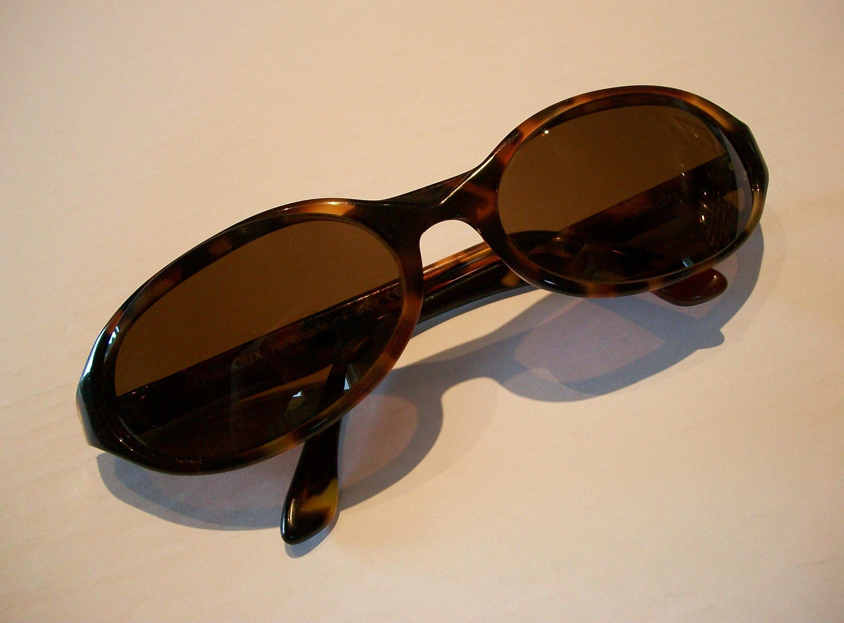 VUARNET - Pouilloux .075 - Handmade Polarized Sunglasses - France - Circa 1980's In Good Condition For Sale In Chatham, ON