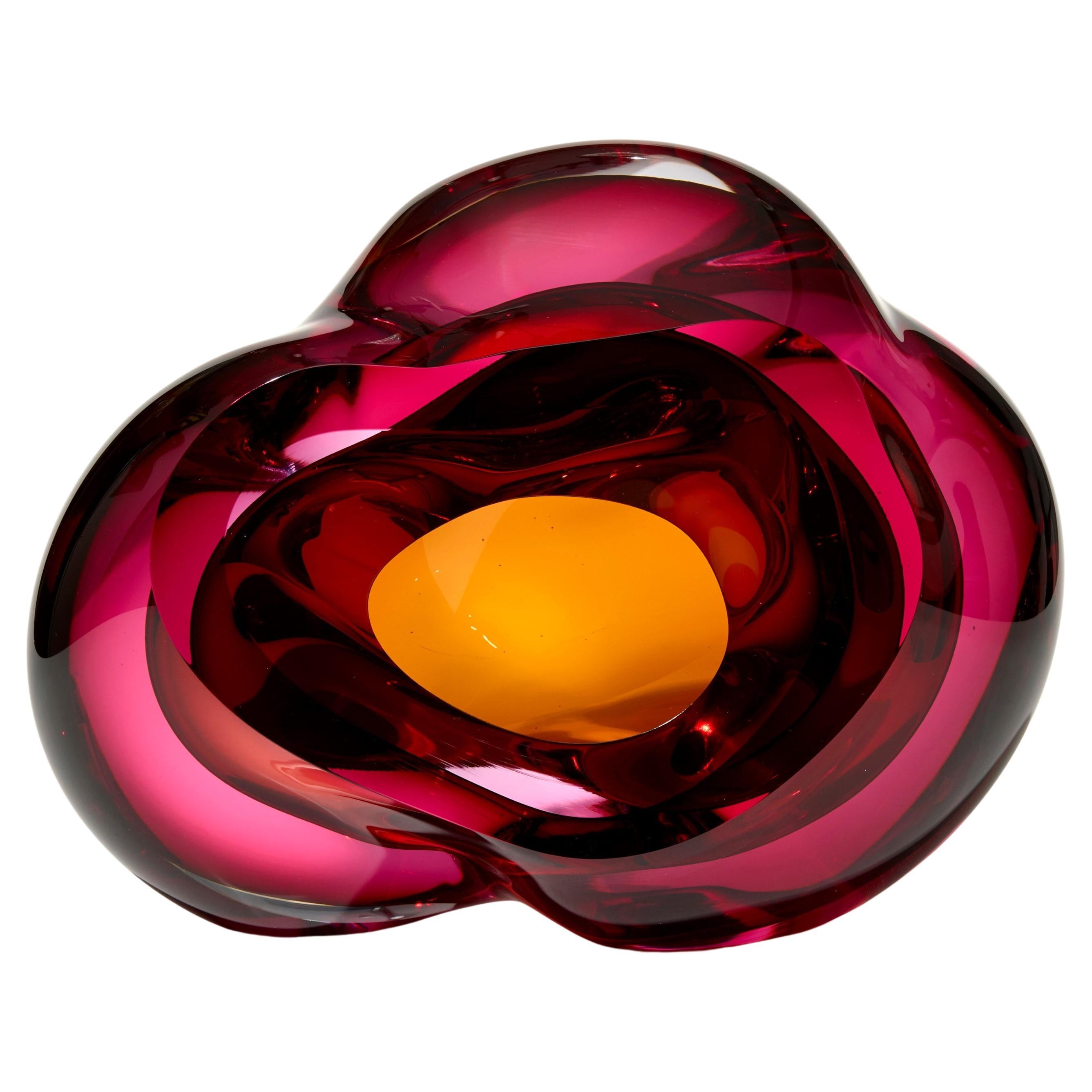 Vug in Fuchsia & Gold III, opera d'arte in geode di vetro soffiato a mano di Samantha Donaldson in vendita