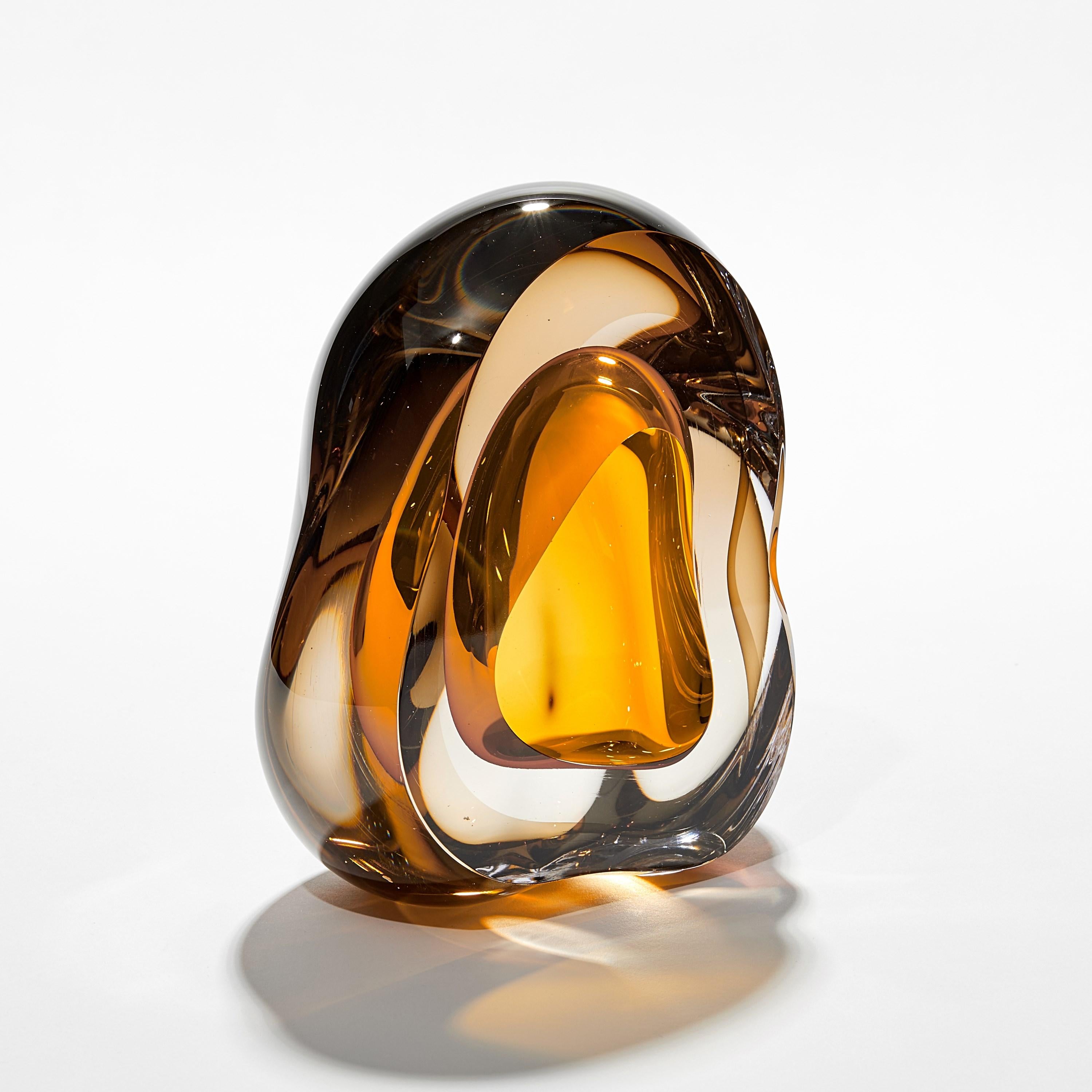 Vug in Olivin & Gold Topas, Glas-Geode-Skulptur von Samantha Donaldson (Handgefertigt) im Angebot