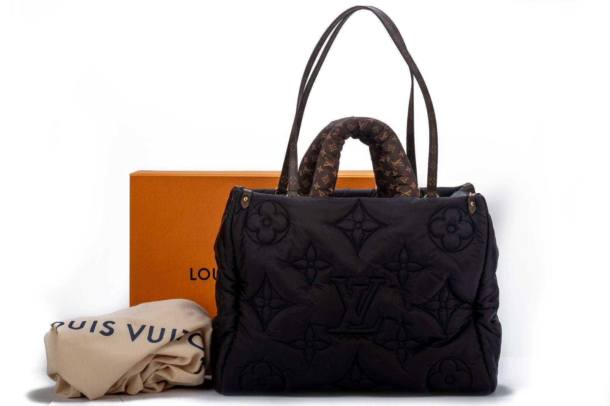 Vuitton BNIB Black On The Go GM Puffer 10