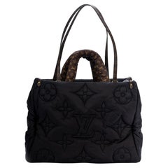 Vuitton BNIB Noir On The Go GM Puffer