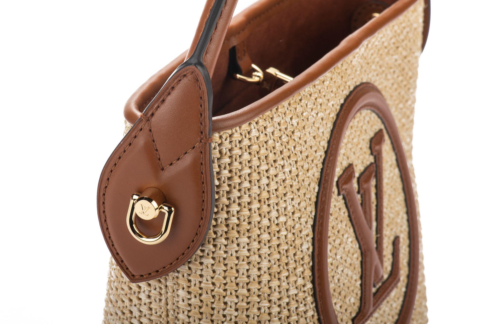 Vuitton BNIB Petit Raffia Bucket Caramel In New Condition For Sale In West Hollywood, CA