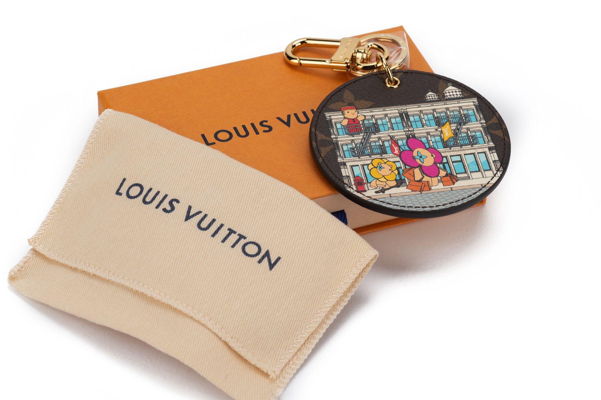 Louis Vuitton Key Ring belongs to the Vivienne Holidays 2022 collection. It's brand new and comes with the original dustcover and box.