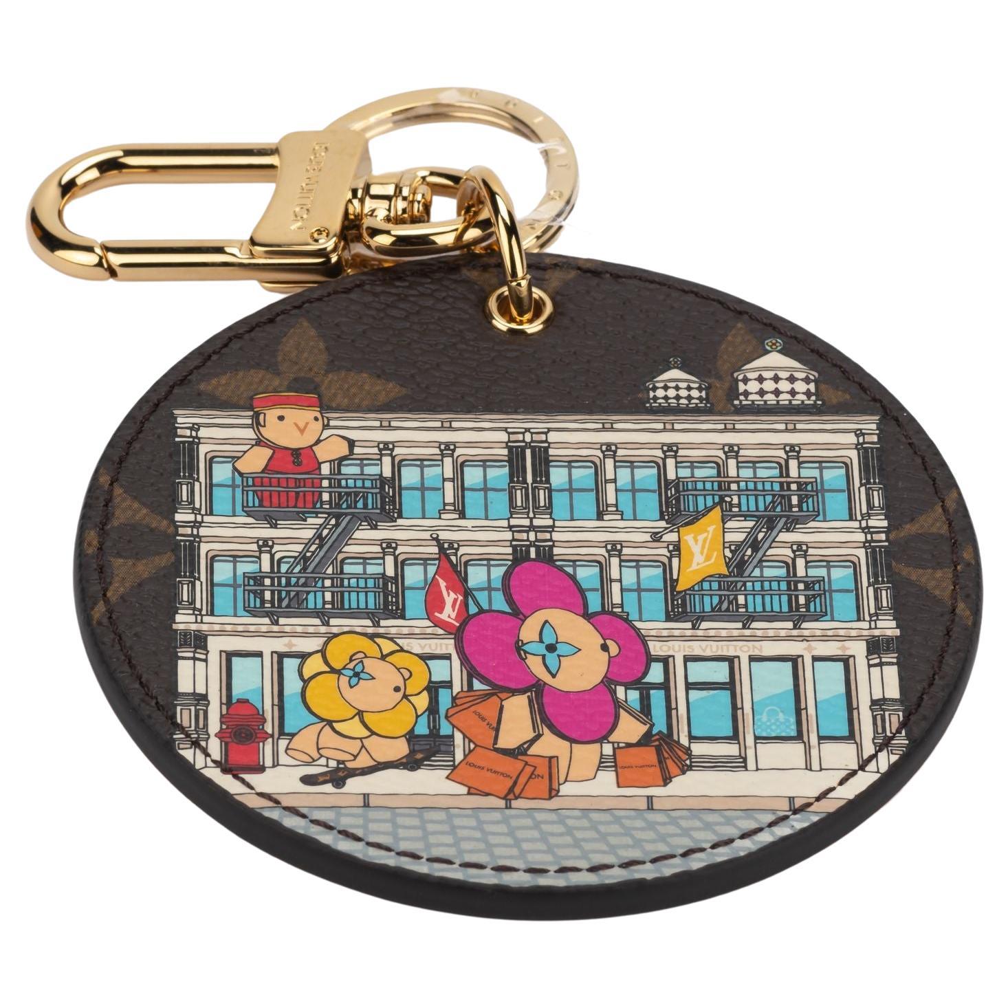 Vuitton Holiday Soho Key Ring Yellow NIB For Sale