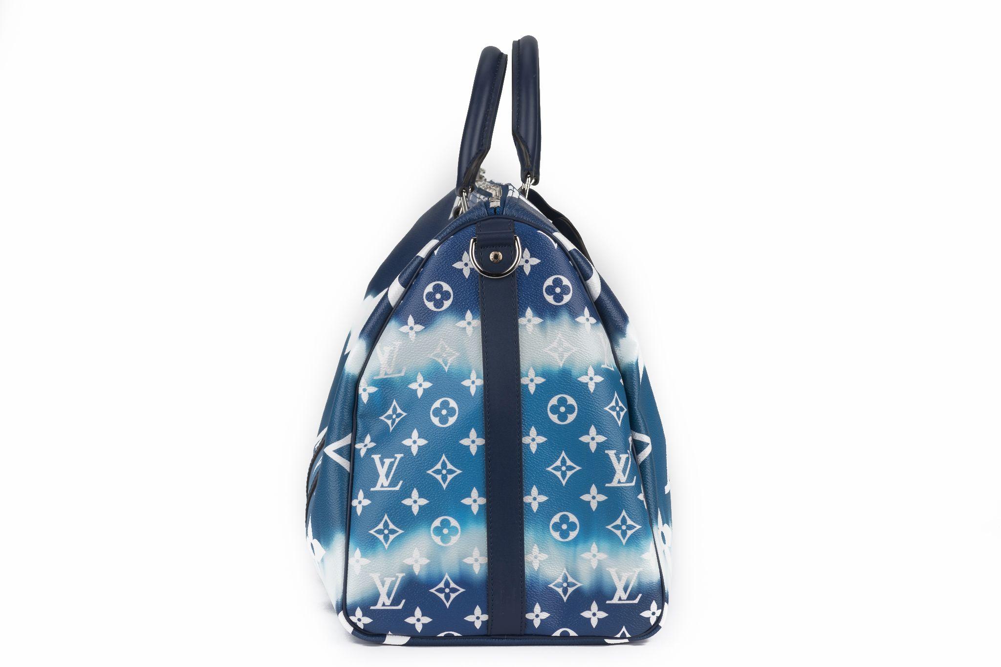 Vuitton Keepall Bandouliere Bag Escale In Excellent Condition For Sale In West Hollywood, CA