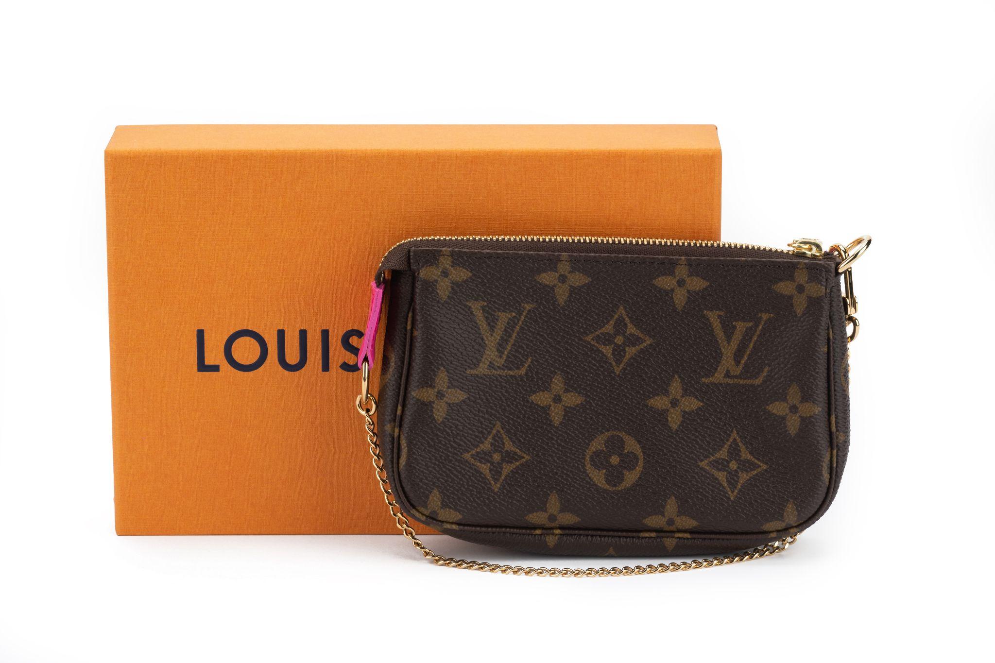 Louis Vuitton Mini Pochette Accessoires belongs to the Vivienne Holidays 2022 collection. It's brand new and comes with the original dustcover and box.
