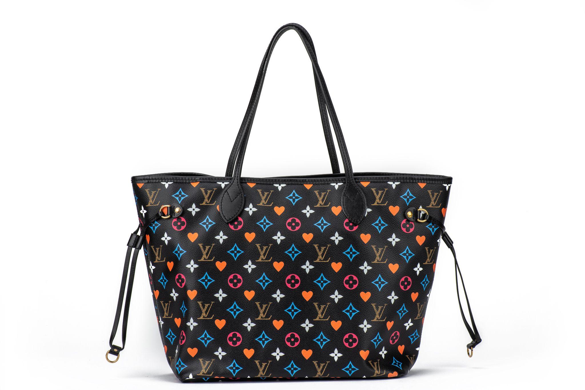 Vuitton Mint Game On Neverfull Tote For Sale 10