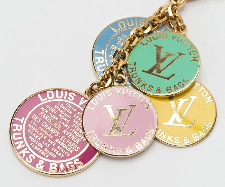 Bag charm Louis Vuitton Multicolour in Metal - 21643836