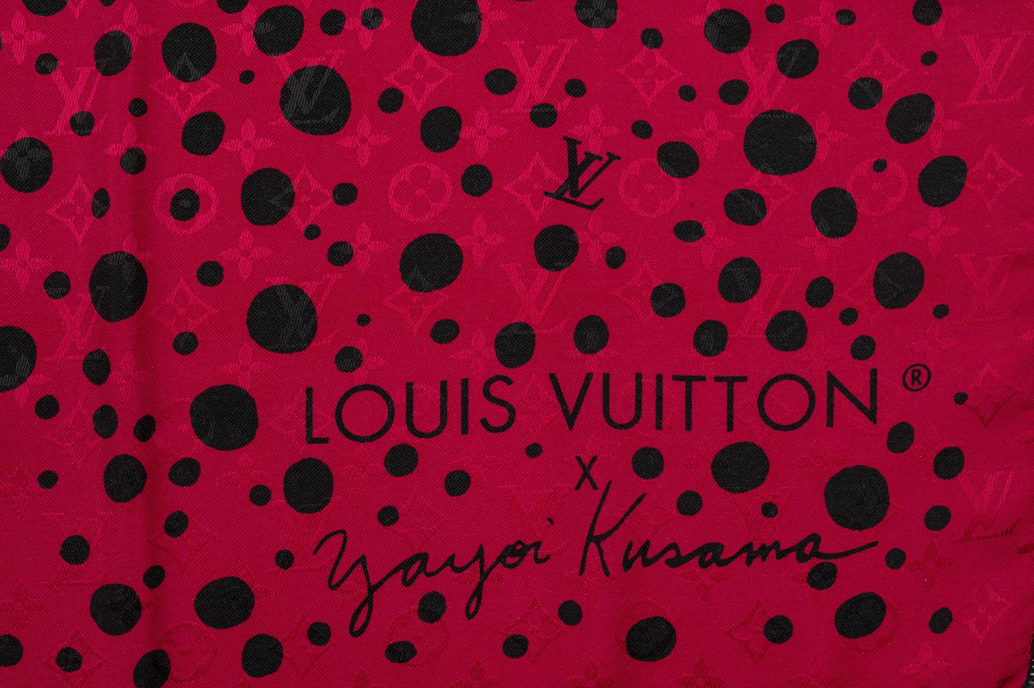 Women's or Men's Vuitton New Kusama 2 Tone Shawl For Sale