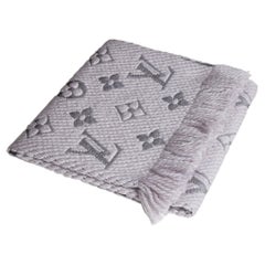 Louis Vuitton Wool Silk Logomania Scarf (SHF-r52Uob) – LuxeDH