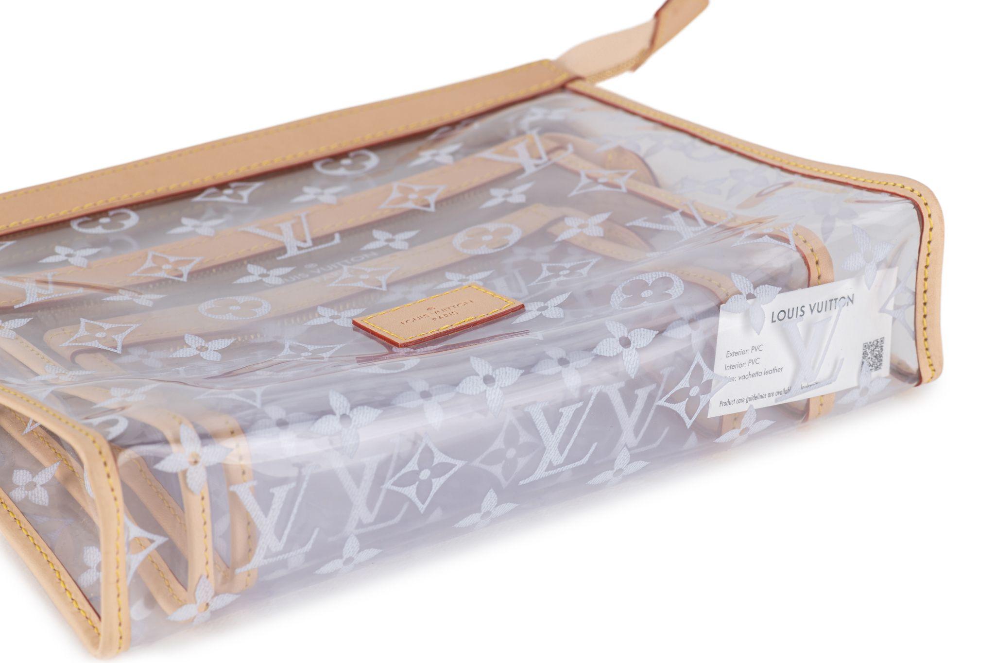 Beige Vuitton New Trio Poche Toilette PVC in vendita