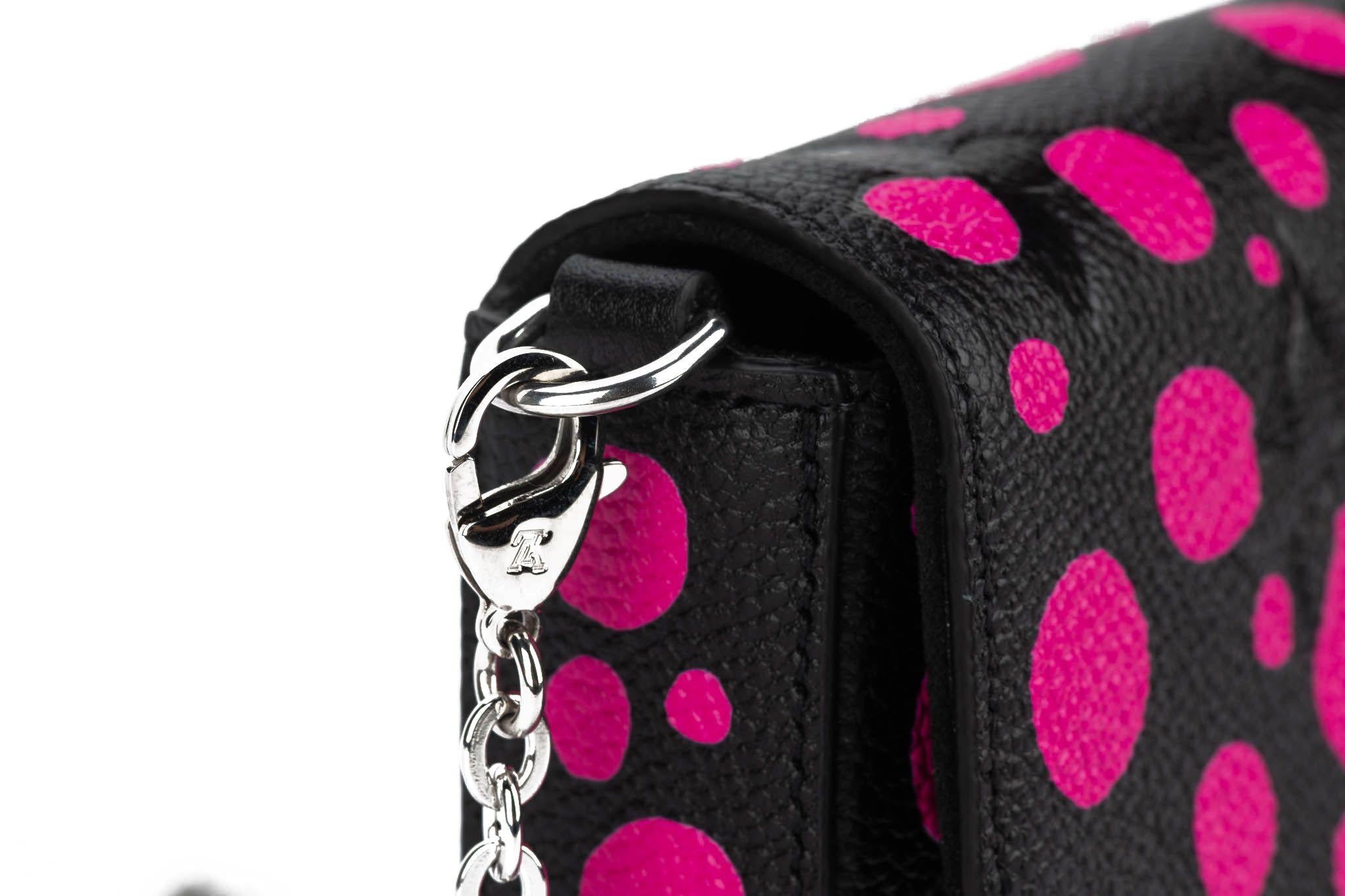 Vuitton NIB Kusama Black Fuchsia Polka Dots Felicie Cross body For Sale 6