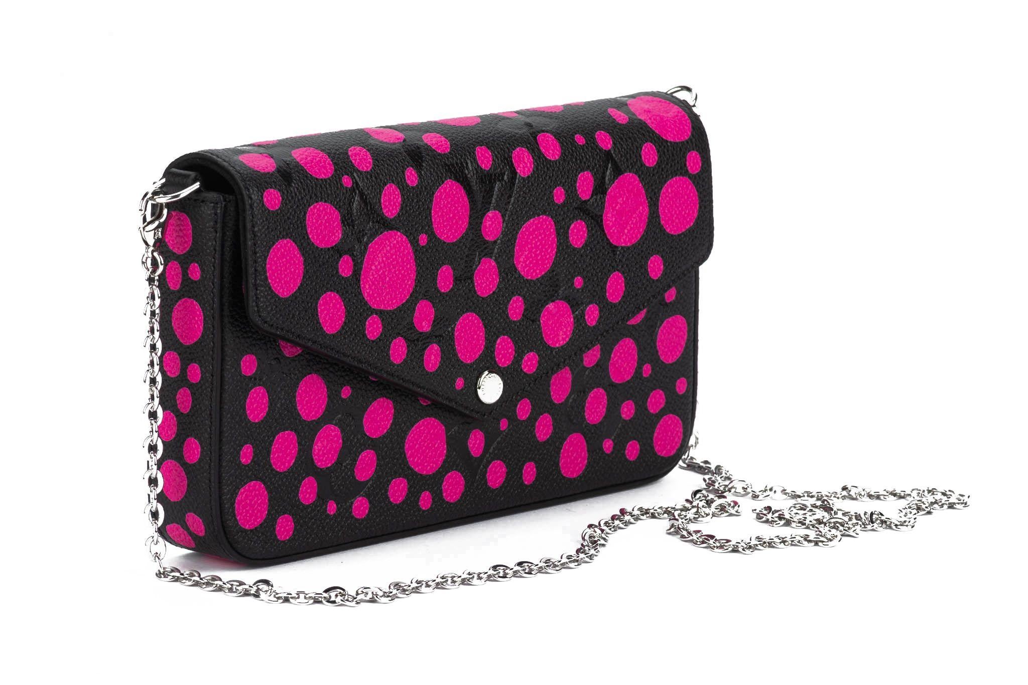 The LVxYK Pochette Félicie emanates a vibrant contemporary aesthetic as part of the “Infinity Dots” theme of the new Louis Vuitton x Yayoi Kusama collection. Fine black cowhide is embossed with the House’s historic Monogram motif and printed with 