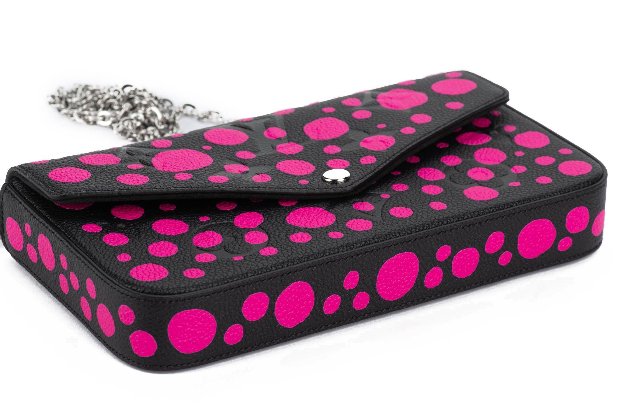 Vuitton NIB Kusama Black Fuchsia Polka Dots Felicie Cross body For Sale 1