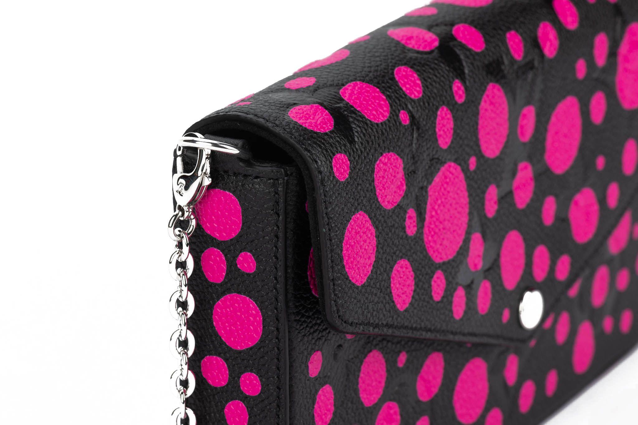Vuitton NIB Kusama Black Fuchsia Polka Dots Felicie Cross body For Sale 5