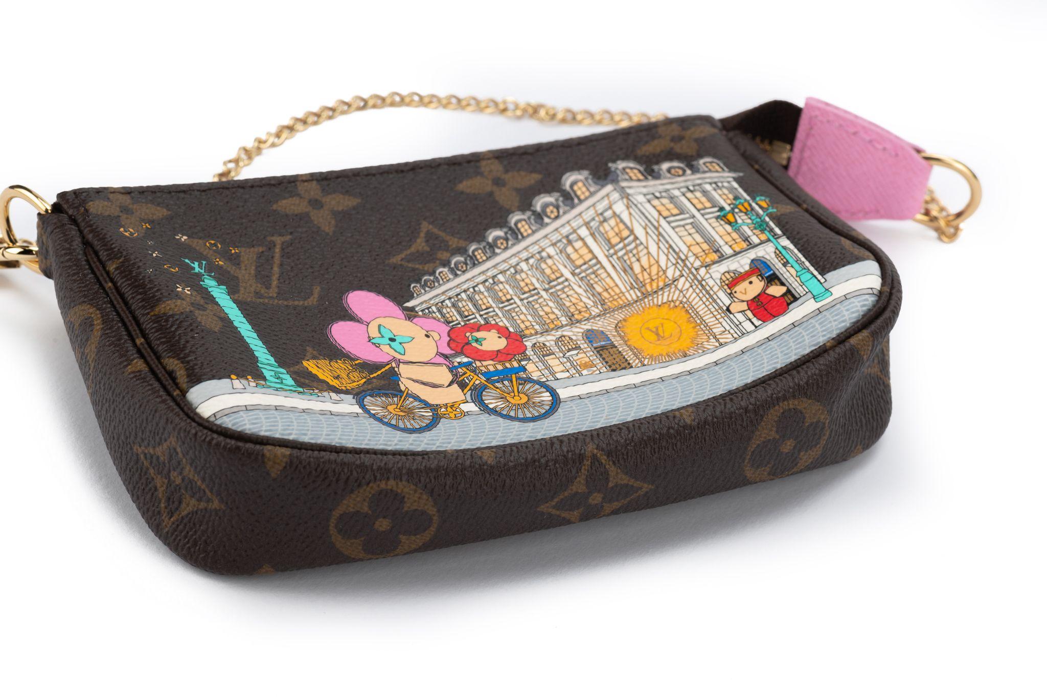 Orange Vendome Mini Pochette NIB en vente