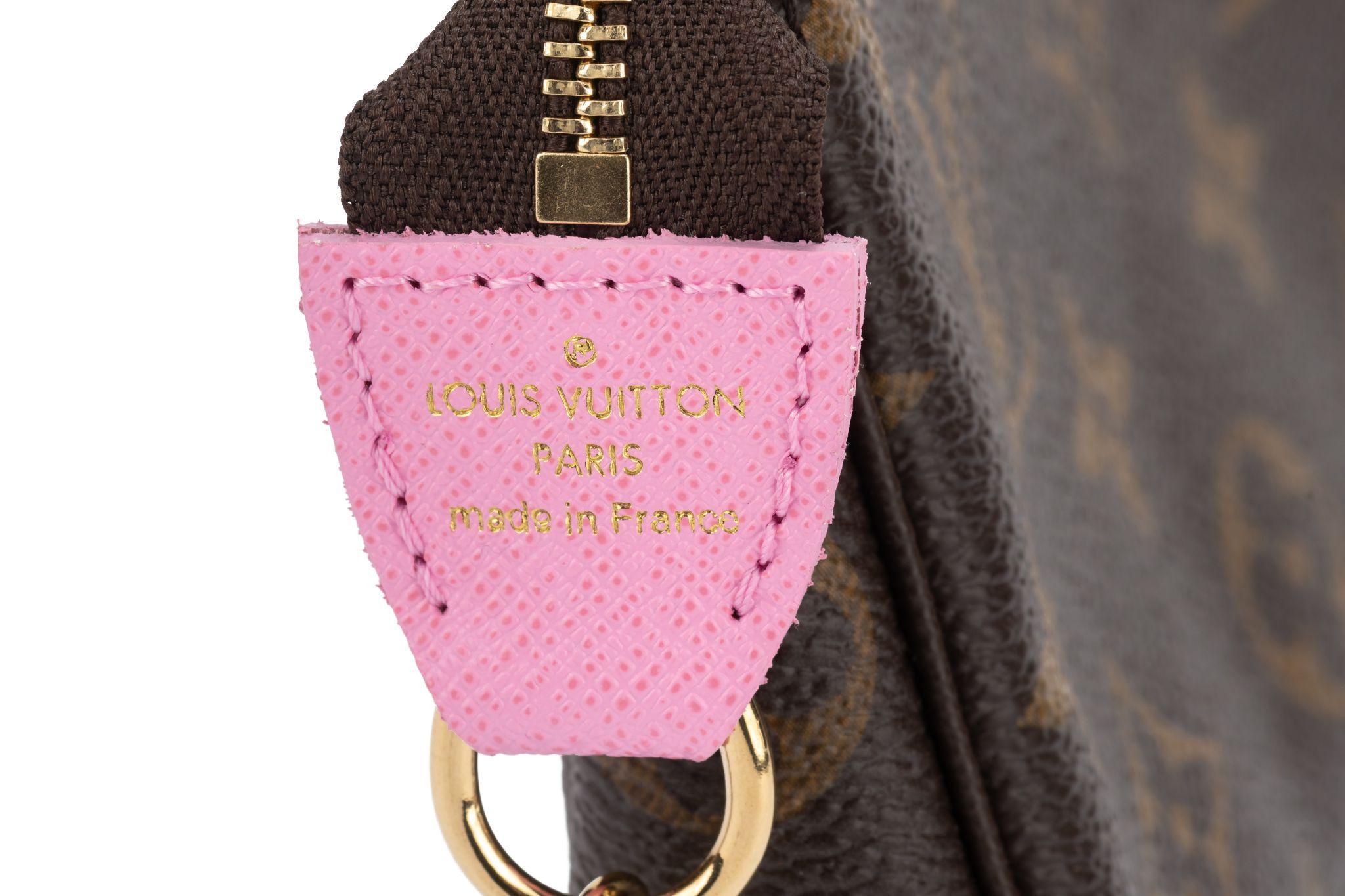 Vendome Mini Pochette NIB Pour femmes en vente
