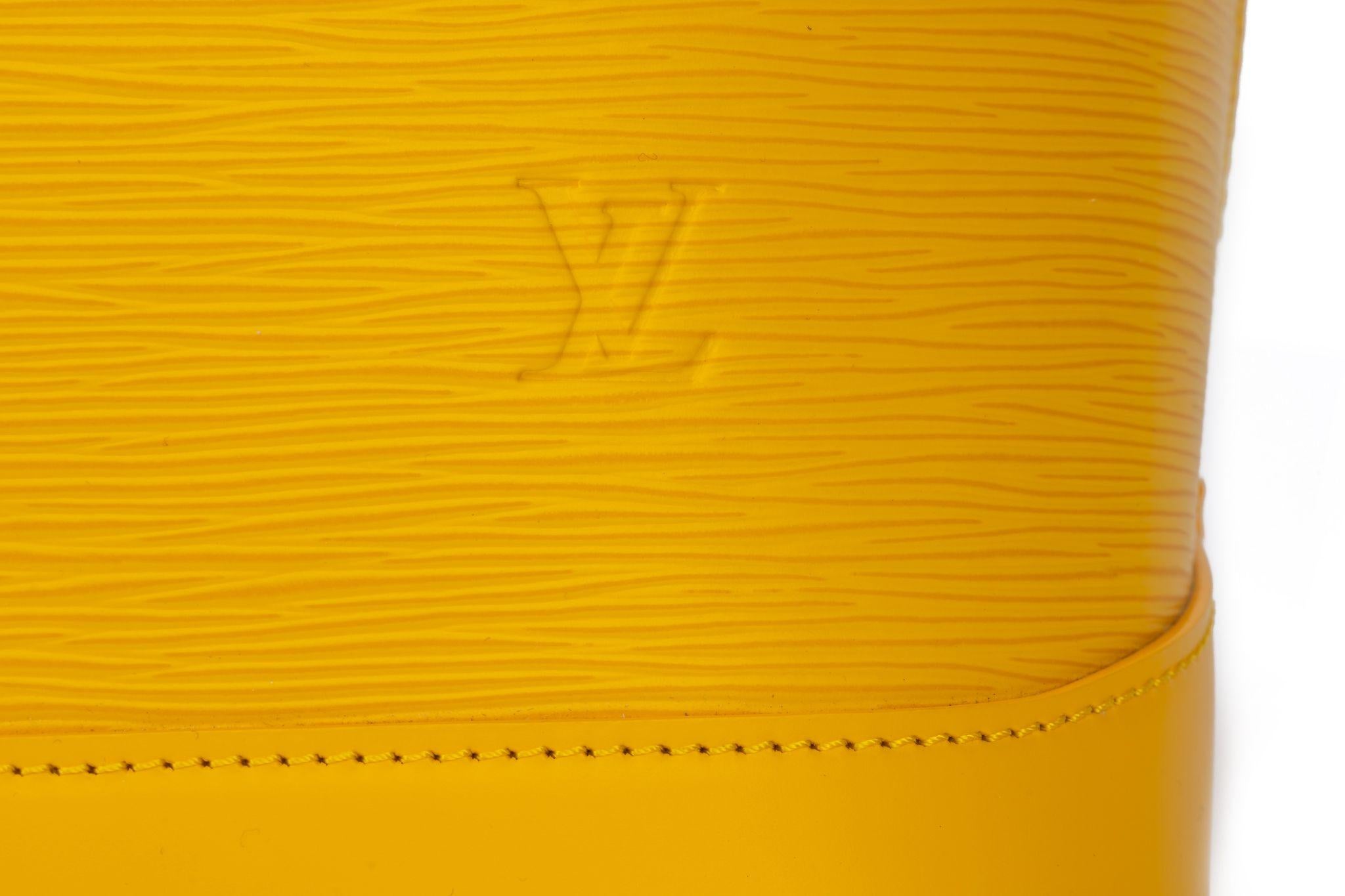 Vuitton XxL Alma Handbag Yellow Epi Leather For Sale 6