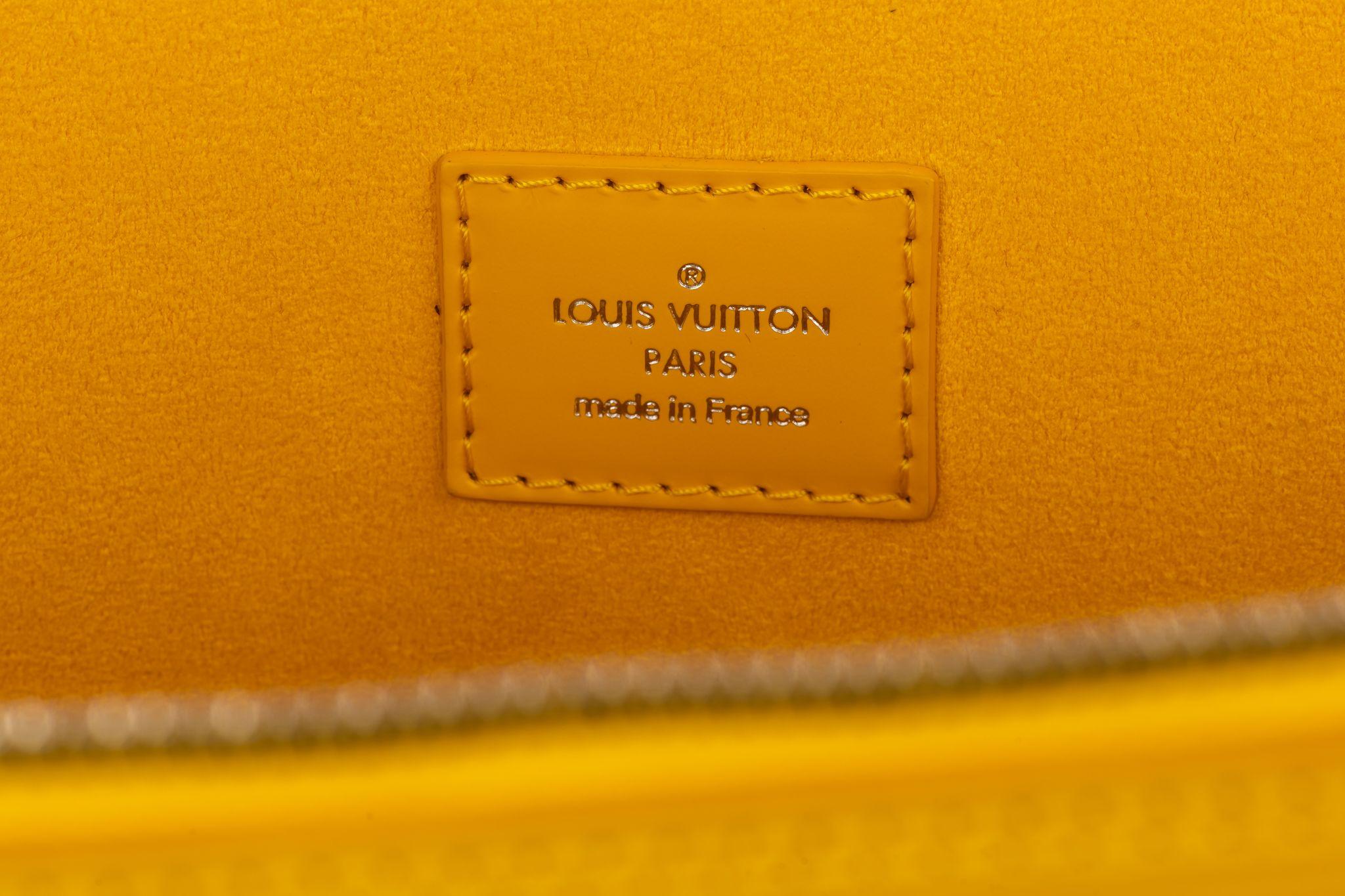 Vuitton XxL Alma Handbag Yellow Epi Leather For Sale 7