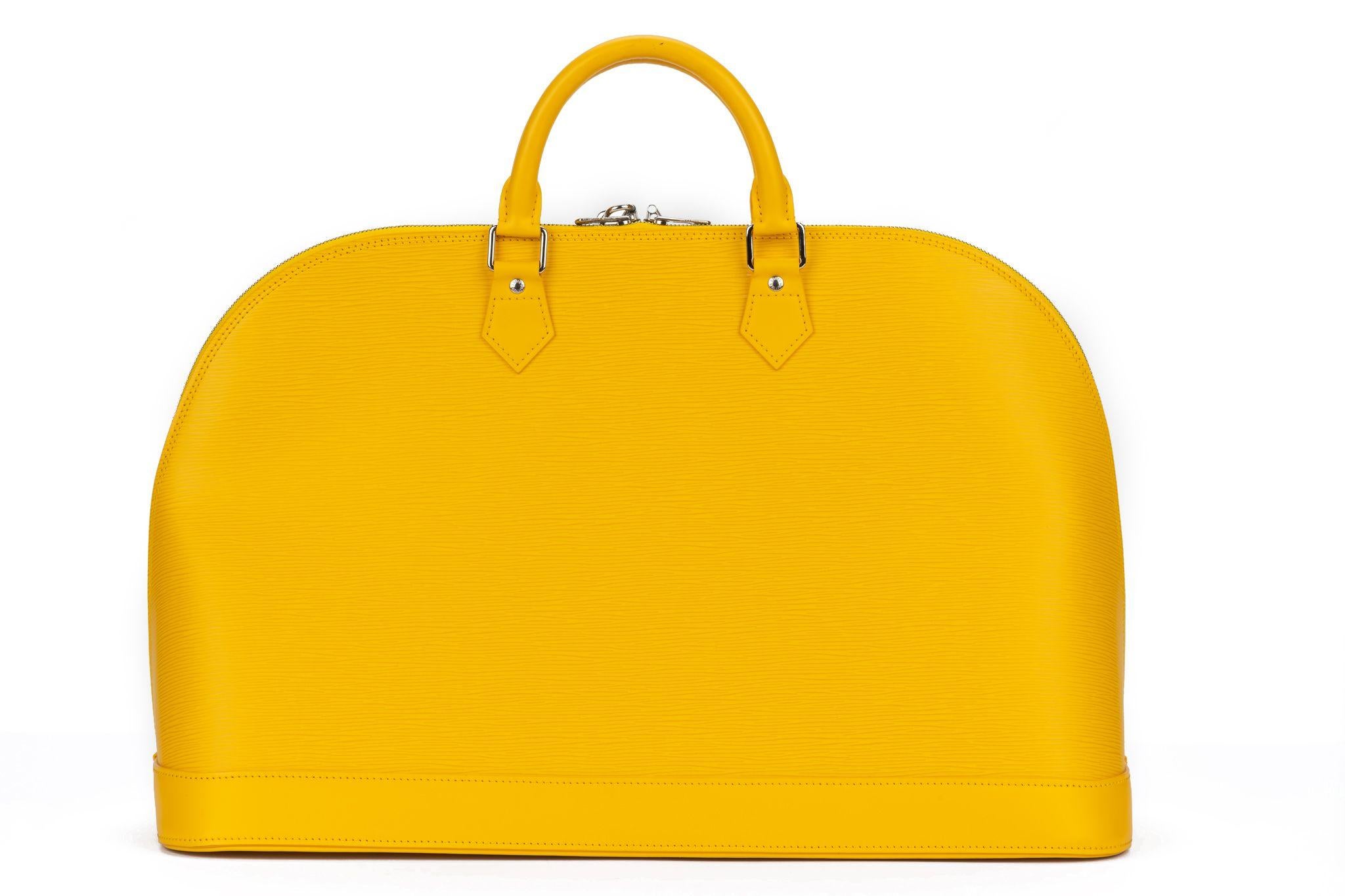 Women's Vuitton XxL Alma Handbag Yellow Epi Leather For Sale