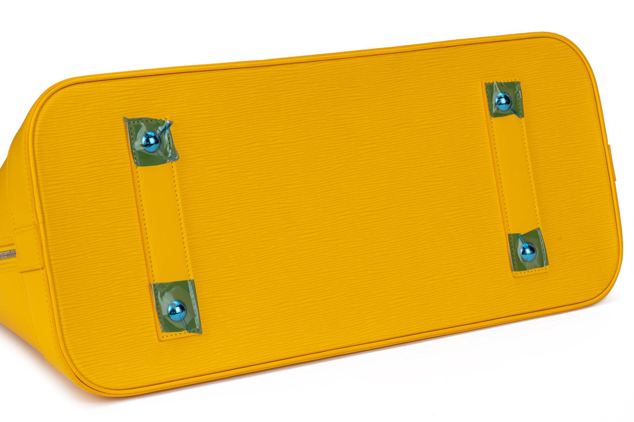 Vuitton XxL Alma Handbag Yellow Epi Leather For Sale 1