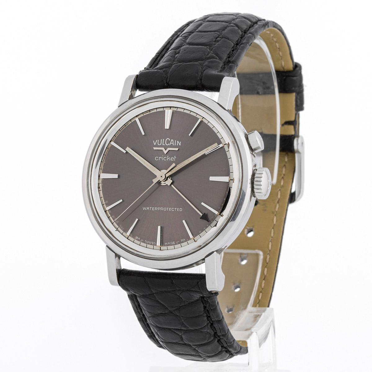 Contemporain Vulcain Cricket vintage avec boîtier en acier et bracelet en cuir en vente