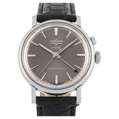Vulcain Cricket vintage avec boîtier en acier et bracelet en cuir