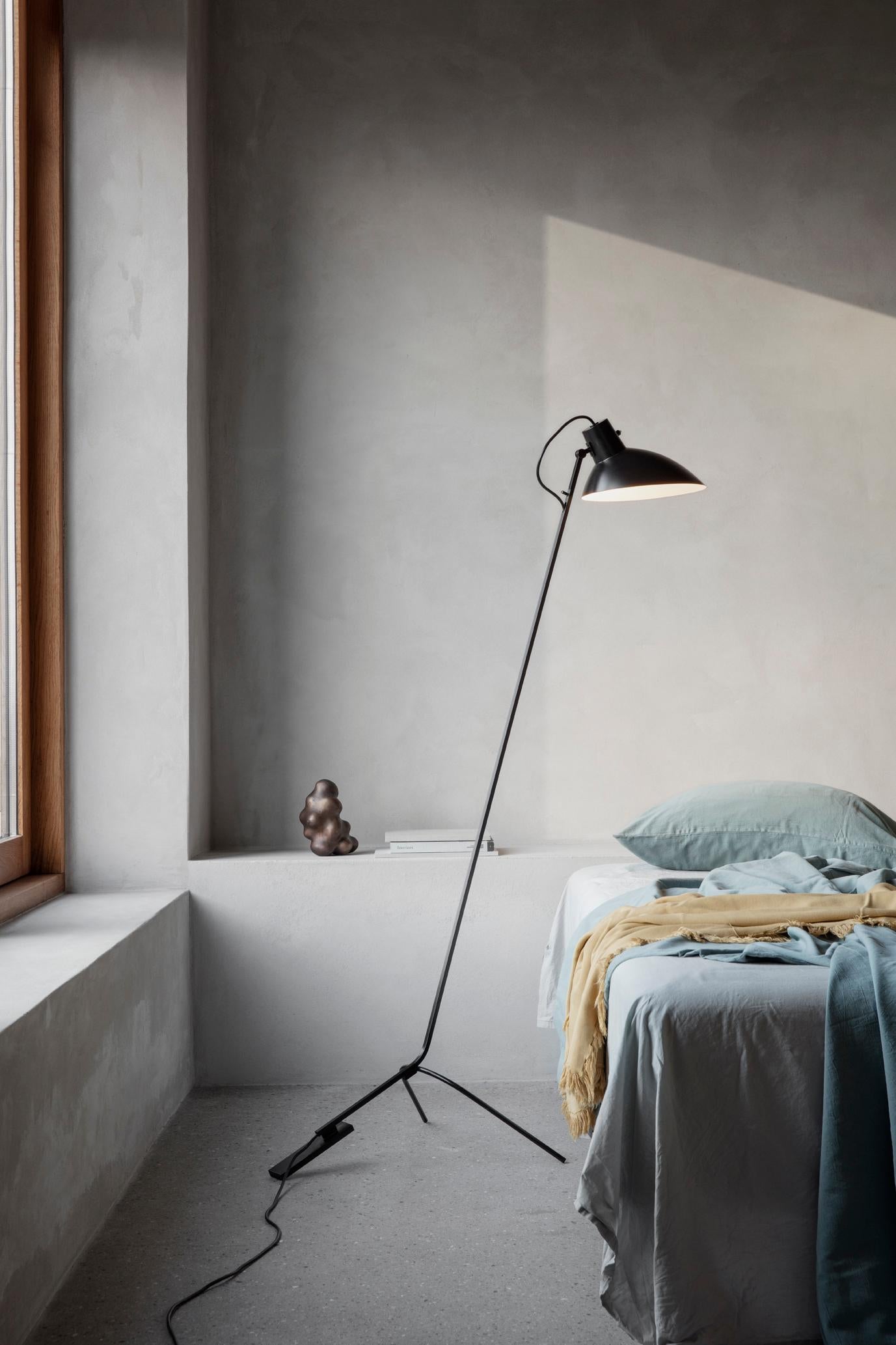 Italian VV Cinquanta Black and Black Floor Lamp Designed by Vittoriano Viganò for Astep