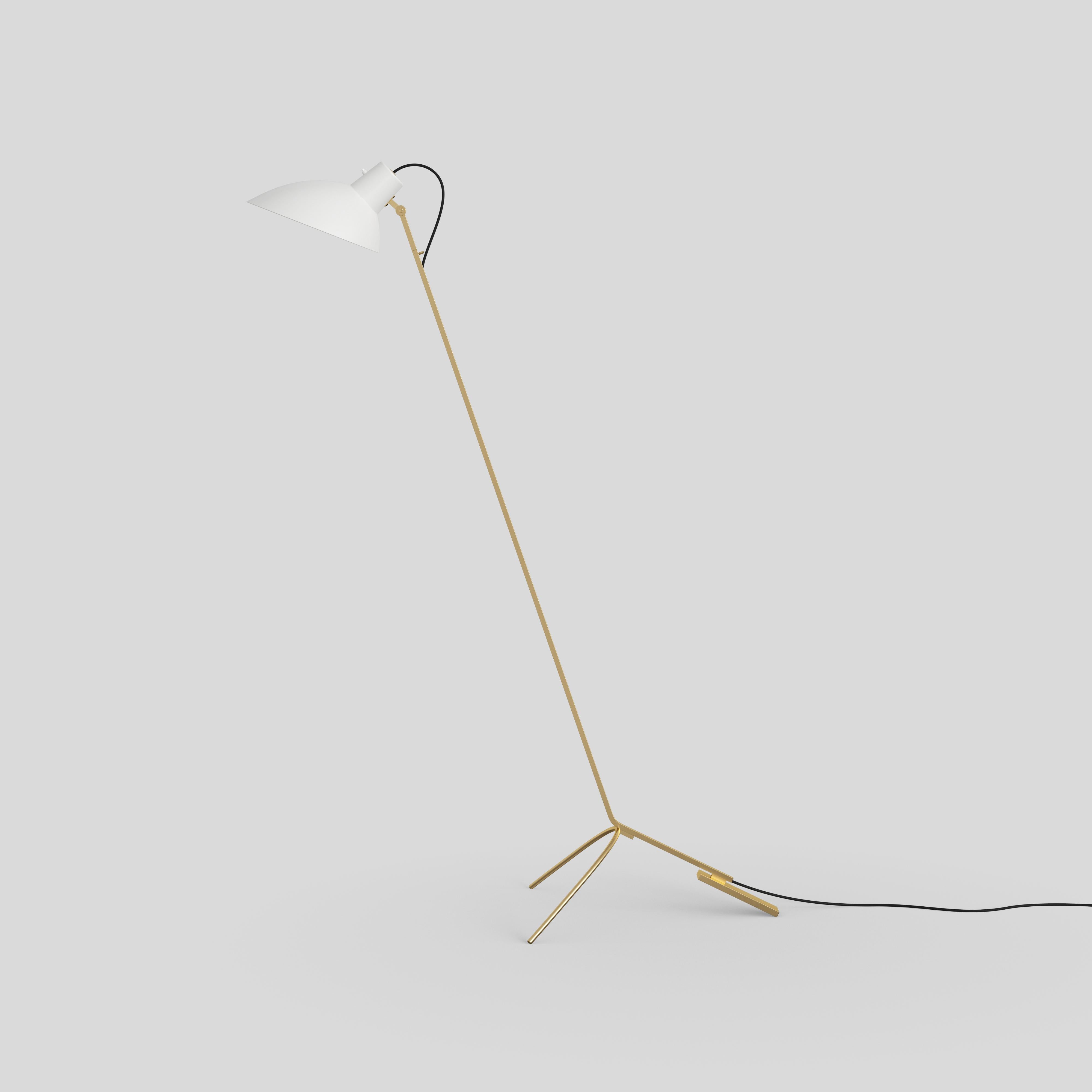 VV Cinquanta floor lamp
Design by Vittoriano Viganò
This version is with white lacquered reflector and brass frame.

The VV Cinquanta features an elegant and versatile posable direct light source that can swivel and tilt, from direct working