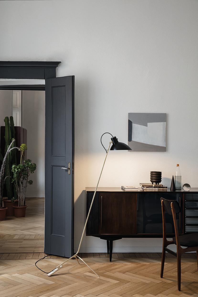 VV Cinquanta Lampadaire jaune et noir Design/One pour Astep en vente 3