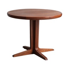 VV Mobler Round Dining Table, Denmark, 1960s VV Mobler Round Dining Table, Denmark, 1960s
