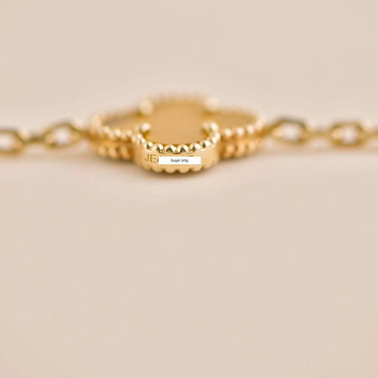 VVan Cleef & Arpels Vintage Alhambra 5 Motifs Tiger's Eye Yellow Gold Bracelet 2