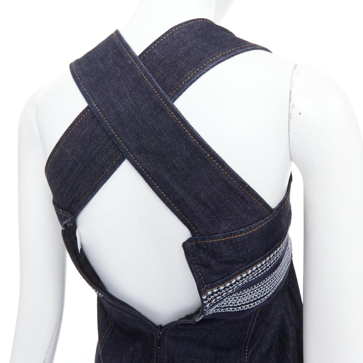 VVB VICTORIA BECKHAM blau Denim Steppnaht Kreuz zurück Kleid UK4 XXS
Referenz: YIKK/A00209
Marke: VVB Victoria Beckham
Designer: Victoria Beckham
Collection'S: VVB
MATERIAL: Denim
Farbe: Blau, Weiß
Muster: Solide
Verschluss: