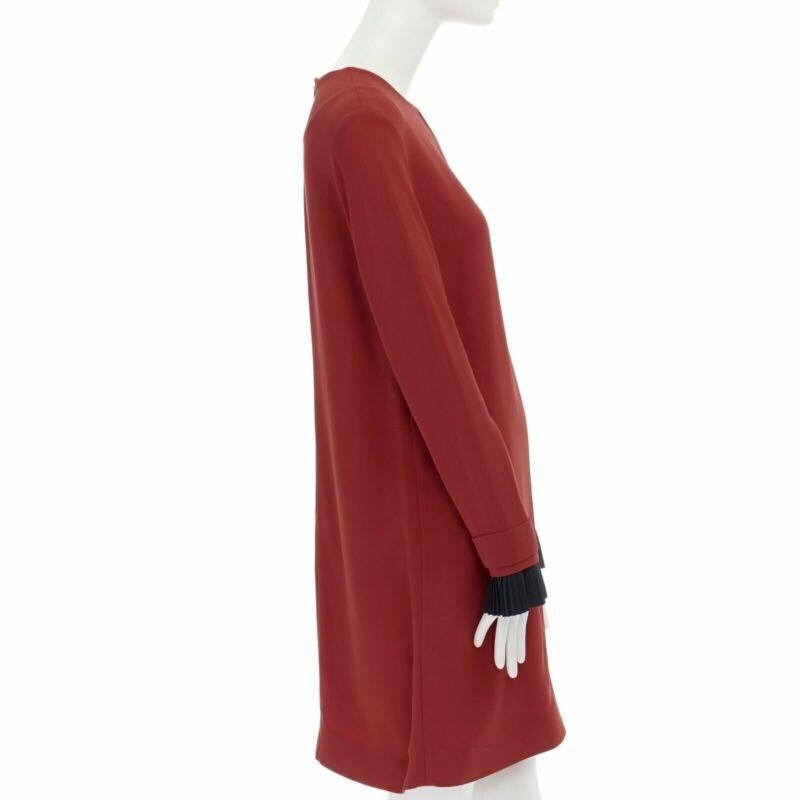 VVB VICTORIA BECKHAM red crepe navy pleated cuff long sleeves dress UK10 M In Good Condition For Sale In Hong Kong, NT