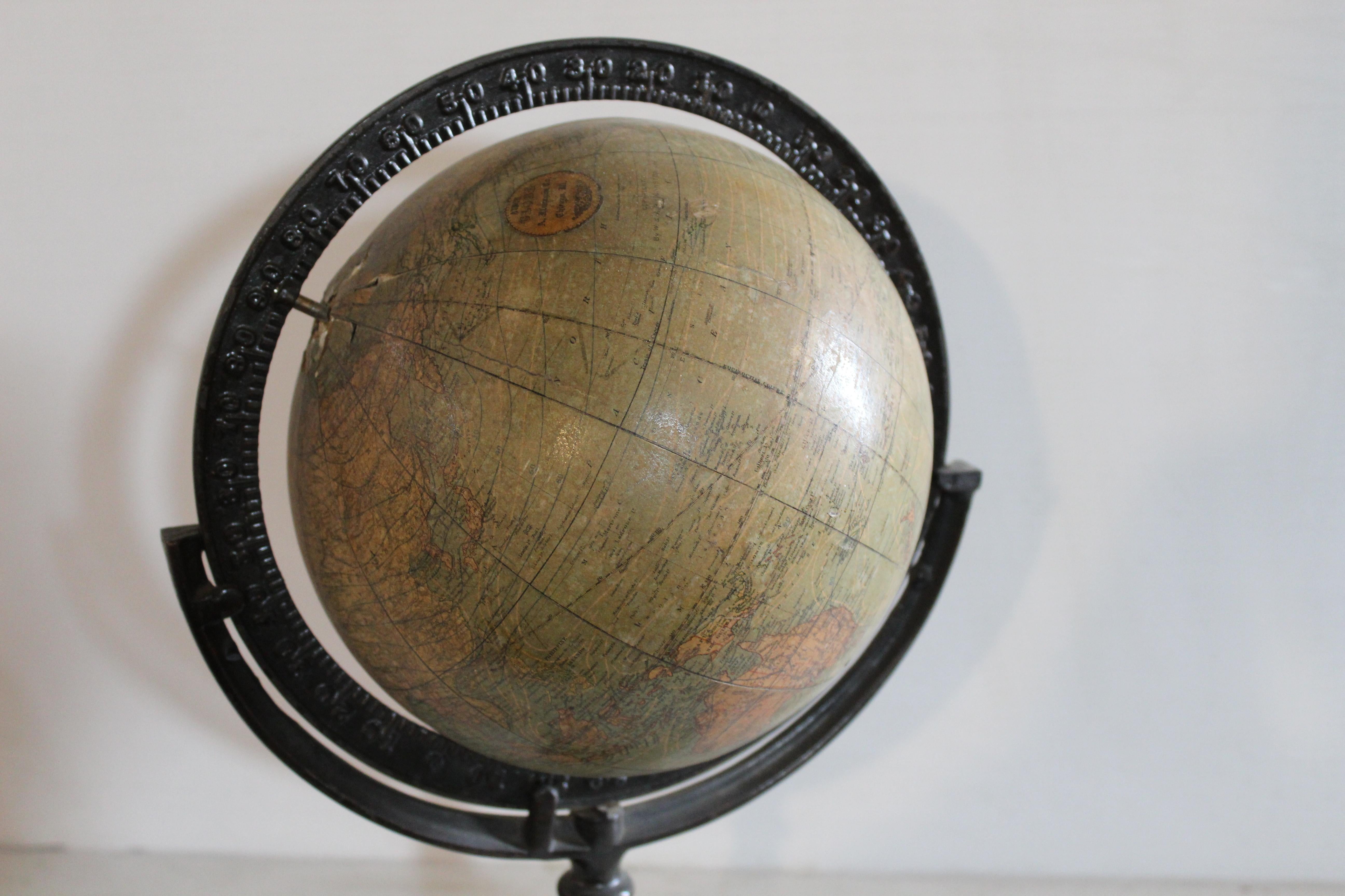 W. & K.K. Globe terrestre Johnston 8 en vente 10
