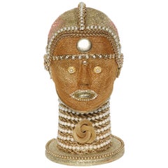 W. Beaupre Android-Büste mit Goldkette