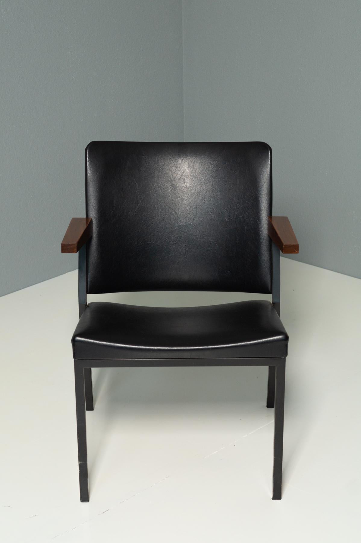 W. Gispen for Emmeinstaal Model REAAL 9122-1 Lounge Chair from 1960'S 1