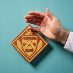 W. Piastrella ad encausto con disegno armoriale antico di Godwin