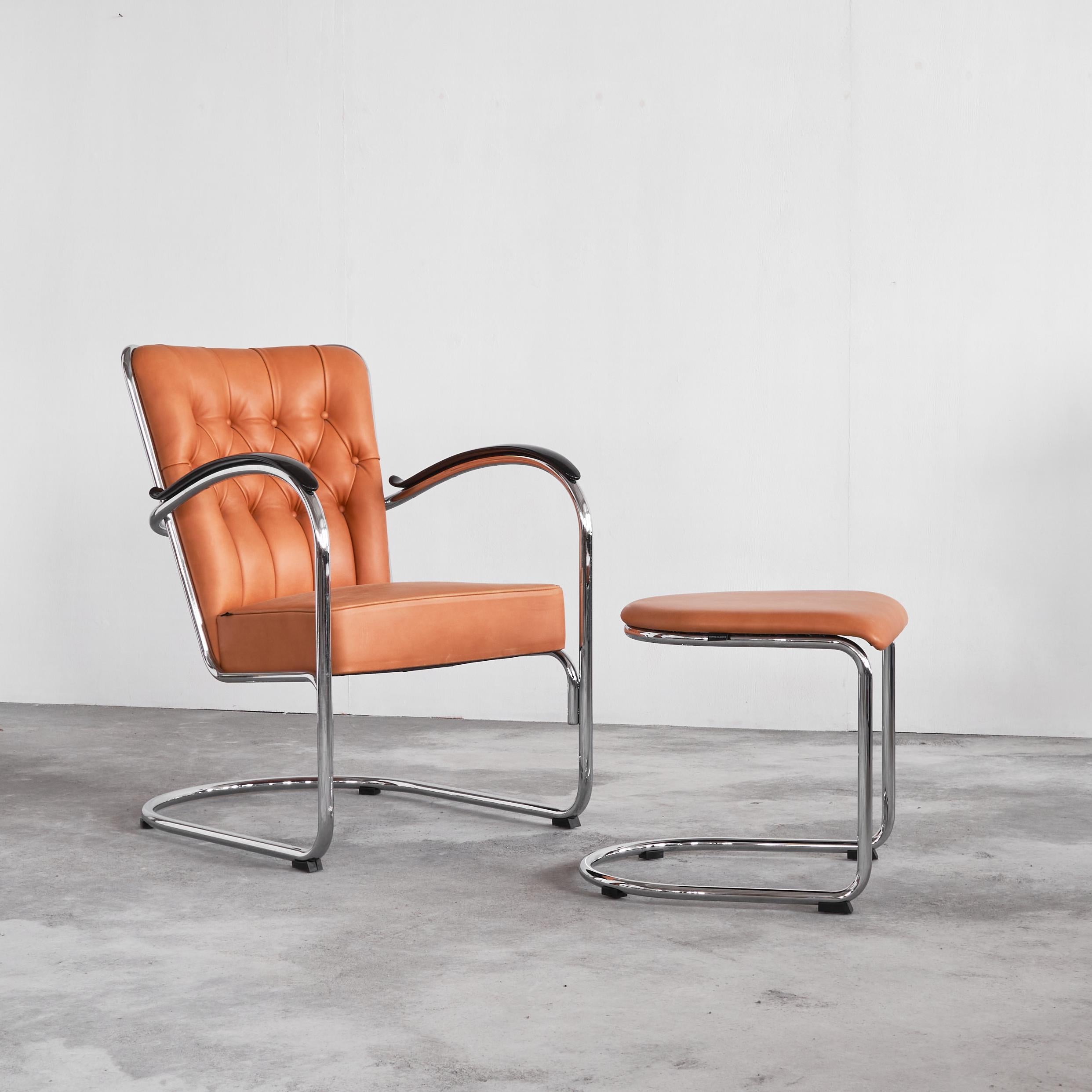 W. H. Gispen 412SGE in Chrome and Padded Leather with Ottoman, 21 century edition for Dutch Originals, The Netherlands.

Stunning Dutch design in a very distinct configuration with high quality padded leather in a orange / cognac color. Tubular