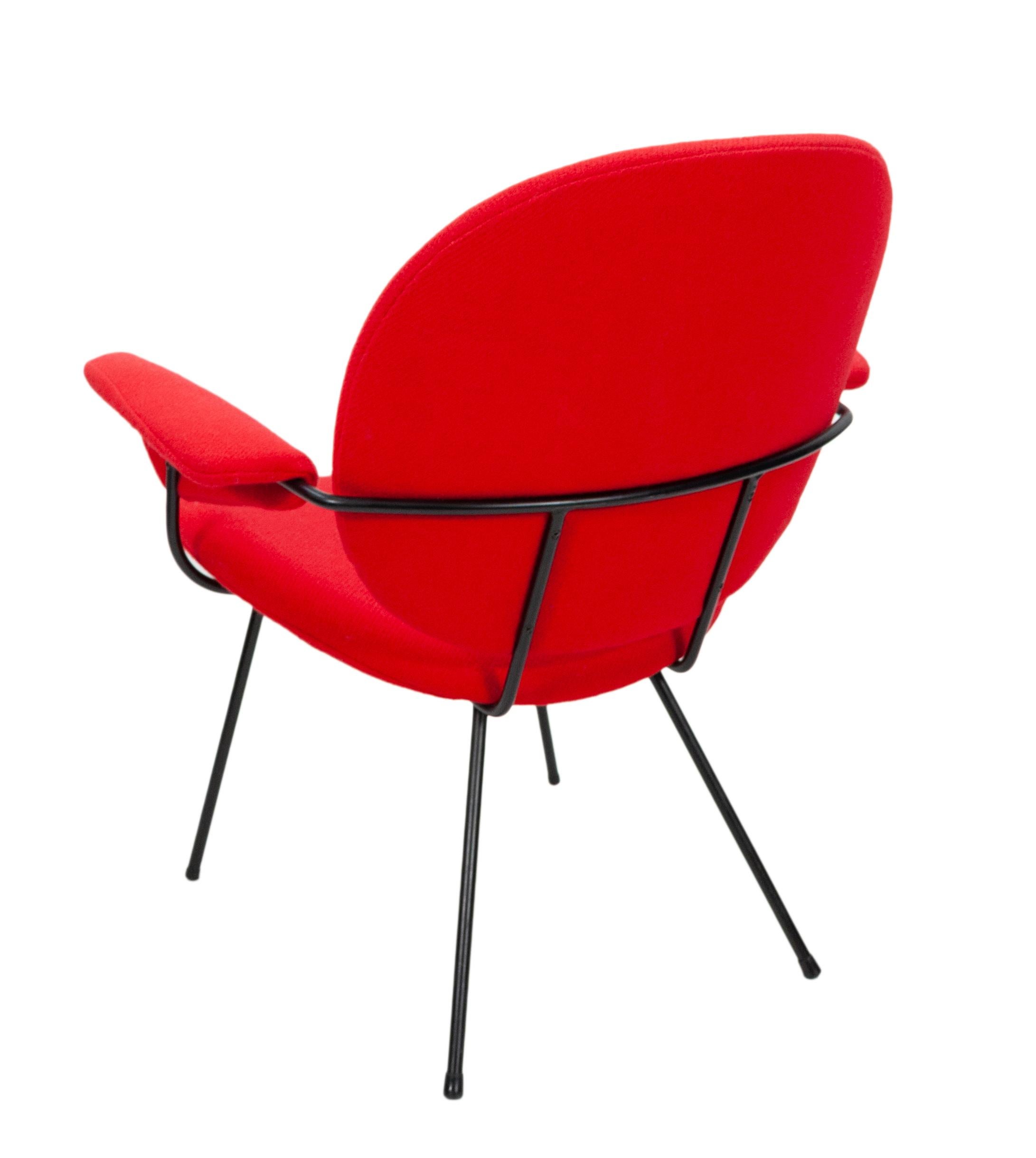 Love this chair and his color. Design W H Gispen for Kembo 1950s. Holland. Professional done upholstery. In this fib rite red color. Original vintage chair. Very good condition.





 