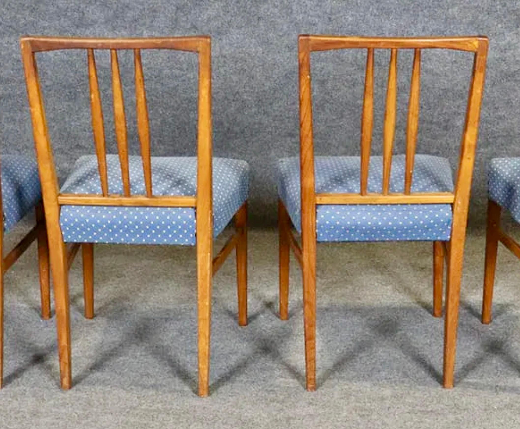 W. H. Russell für Gordon Russell Esszimmerstühle (Moderne der Mitte des Jahrhunderts) im Angebot