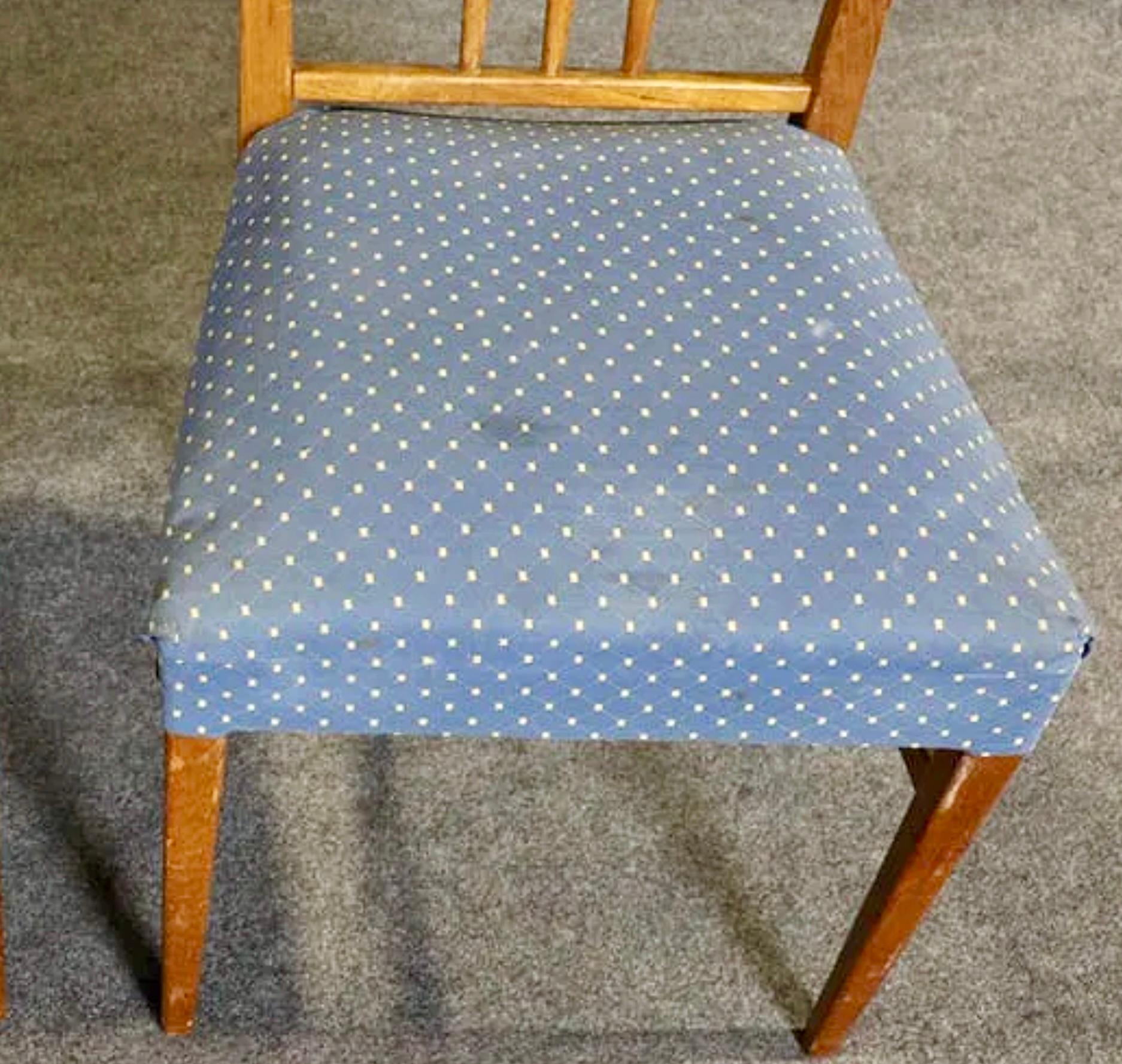 W. H. Russell für Gordon Russell Esszimmerstühle (Holz) im Angebot