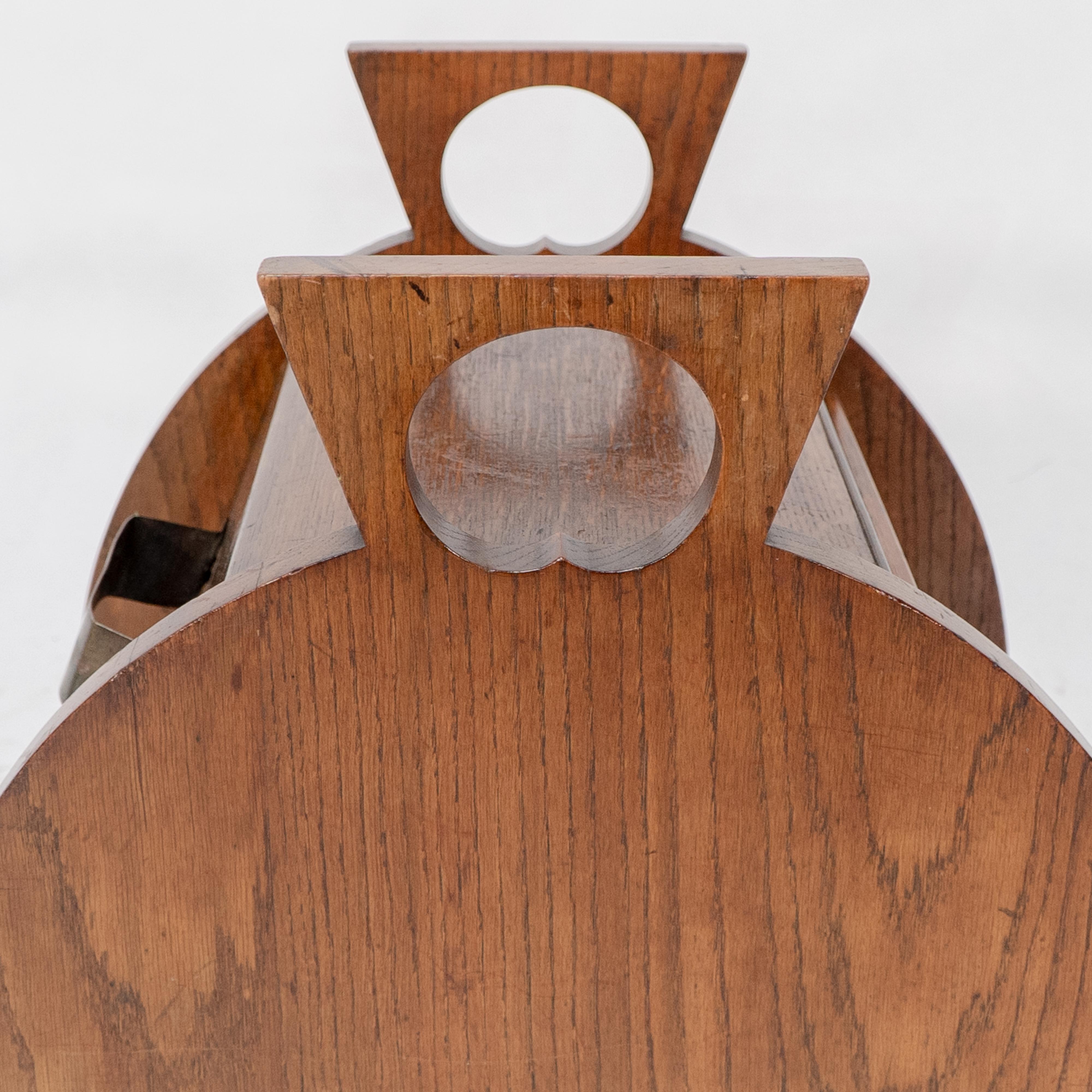W J Neatby attri. An Arts & Crafts oak coal box with stylized carrying handles For Sale 7