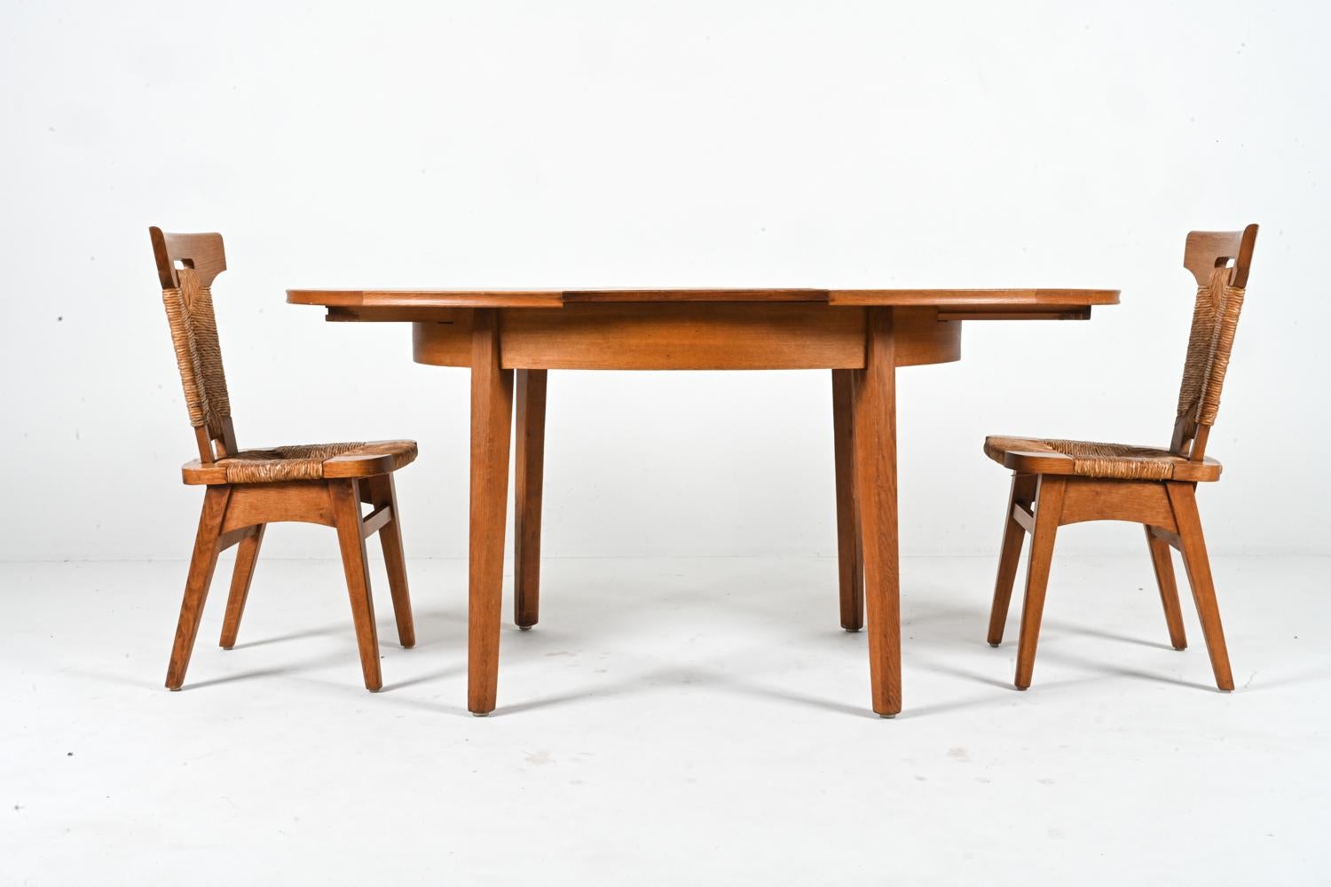 W. Kuyper Dutch Arts & Crafts Dining Suite in Oak & Rush, c. 1920s For Sale 13